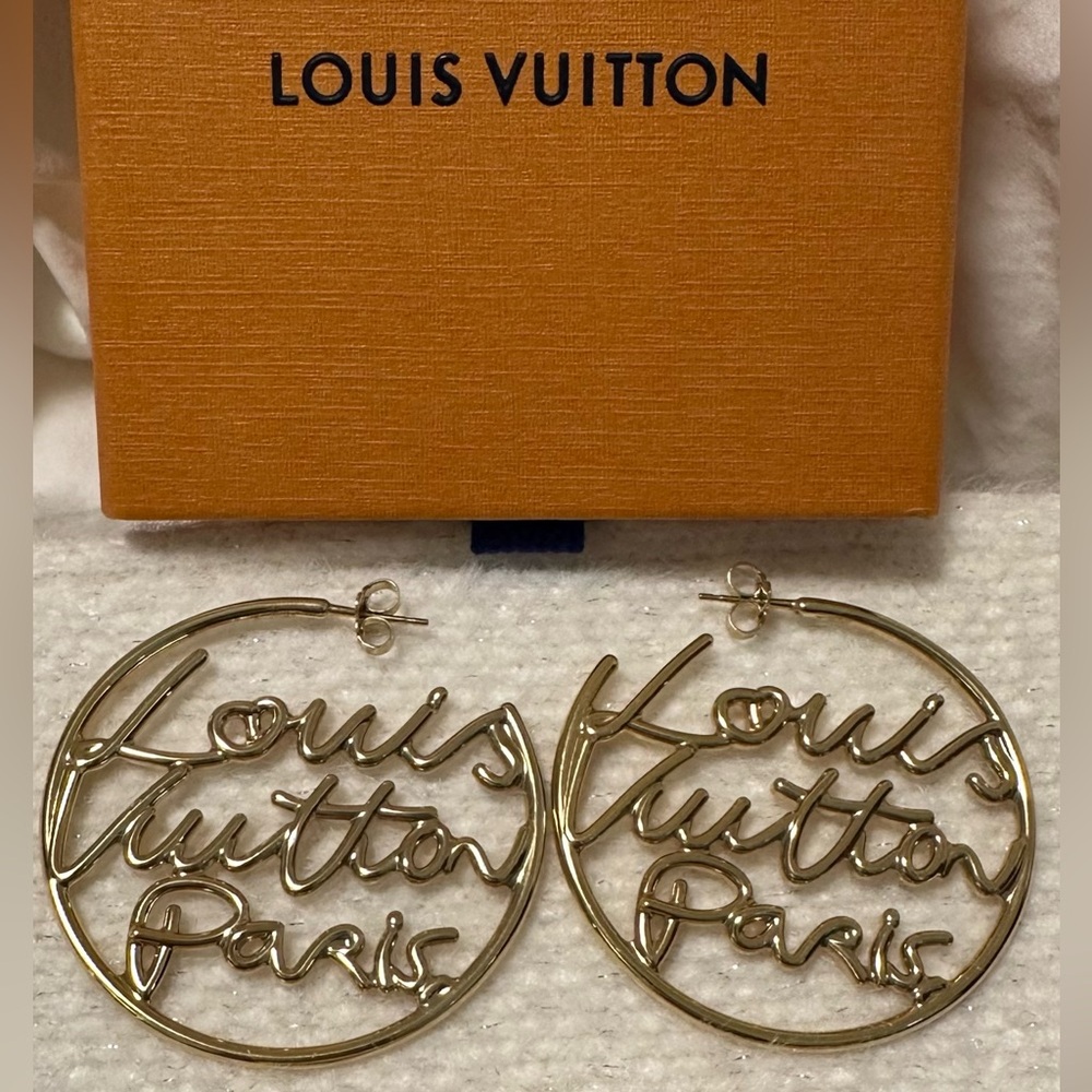 Gorgeous Louis Vuitton Script Loop Earrings Gm - image 1